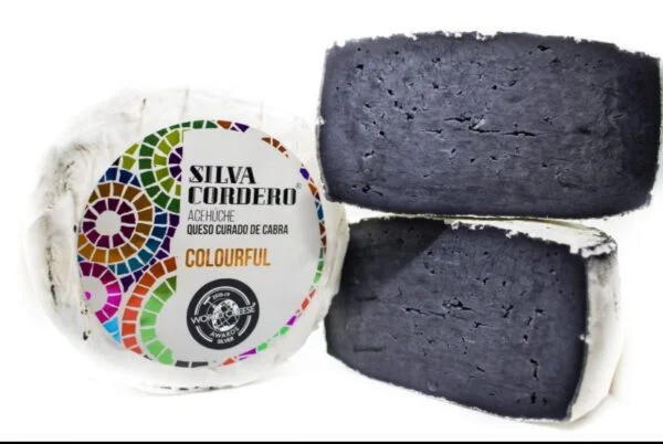QUESO DE CABRA AL CARBÓN VEGETAL