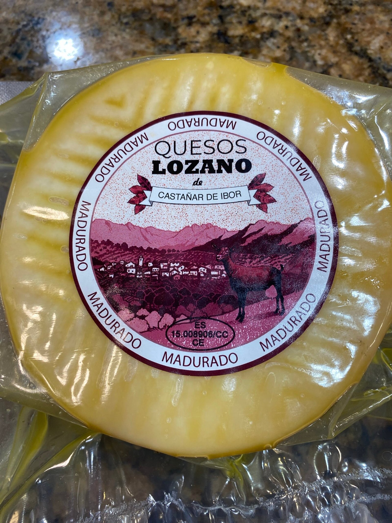 QUESO DE CABRA MADURADO EN ACEITE DE OLIVA VIRGEN